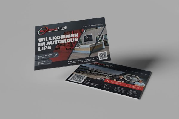 Modern und dynamisch gestalteter Flyer für ein Autohaus mit QR-Code