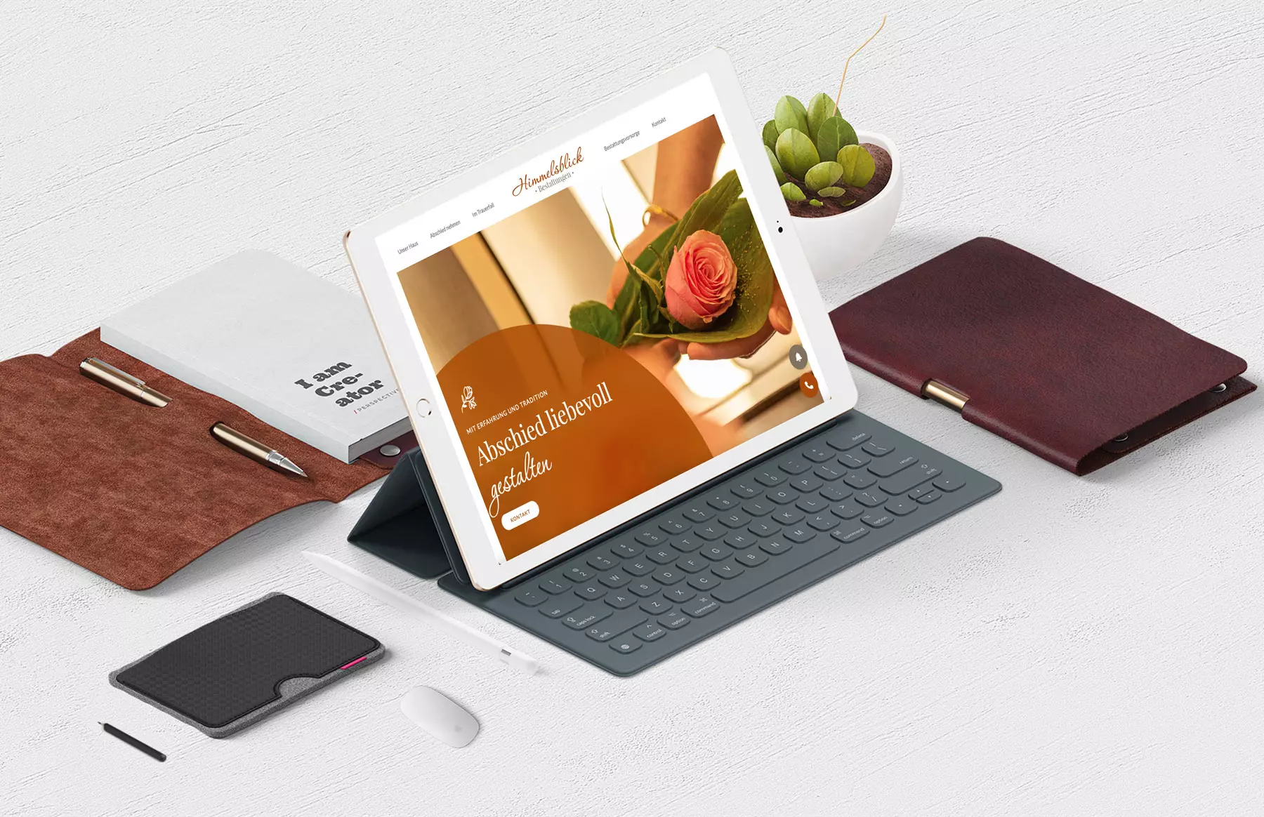 Responsive Website eines Bestattungshauses wird auf einem stehenden Tablet dargestellt